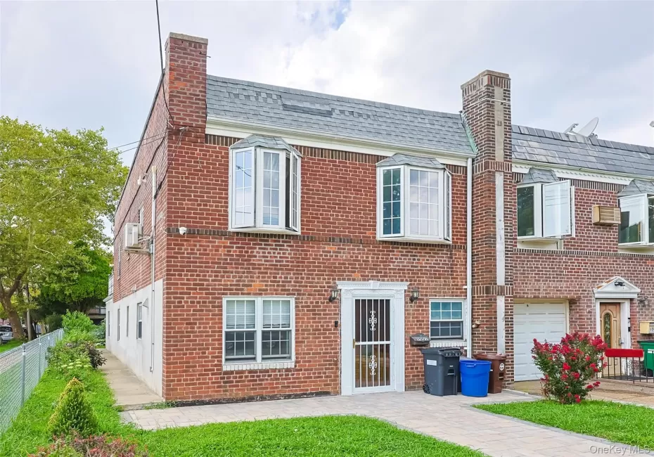 9001 70th Drive, New York, NY, 2 Bedrooms Bedrooms, 4 Rooms Rooms,1 BathroomBathrooms,Residential Lease,For Rent,70th,0,1041273 9001 70th Drive, New York, NY, 2 Bedrooms Bedrooms, 4 Rooms Rooms,1 BathroomBathrooms,Residential Lease,For Rent,70th,0,1041273