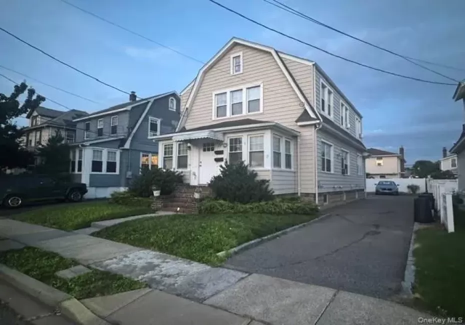 19 High Street, Hempstead, NY, 2 Bedrooms Bedrooms, 5 Rooms Rooms,1 BathroomBathrooms,Residential Lease,For Rent,High,0,1041861 19 High Street, Hempstead, NY, 2 Bedrooms Bedrooms, 5 Rooms Rooms,1 BathroomBathrooms,Residential Lease,For Rent,High,0,1041861