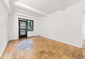 1589 Unionport Road, New York, NY, 1 Bedroom Bedrooms, 4 Rooms Rooms,1 BathroomBathrooms,Residential Lease,For Rent,Unionport,0,1041749 1589 Unionport Road, New York, NY, 1 Bedroom Bedrooms, 4 Rooms Rooms,1 BathroomBathrooms,Residential Lease,For Rent,Unionport,0,1041749