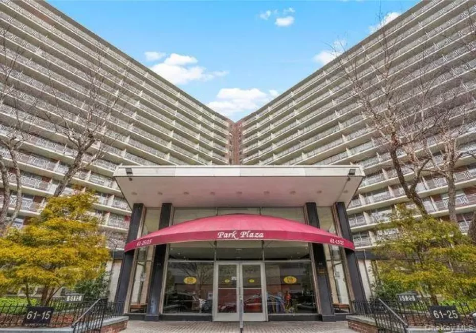 61-25 97th Street, New York, NY, 1 Bedroom Bedrooms, 3 Rooms Rooms,1 BathroomBathrooms,Residential,For Rent,97th,0,1041957 61-25 97th Street, New York, NY, 1 Bedroom Bedrooms, 3 Rooms Rooms,1 BathroomBathrooms,Residential,For Rent,97th,0,1041957