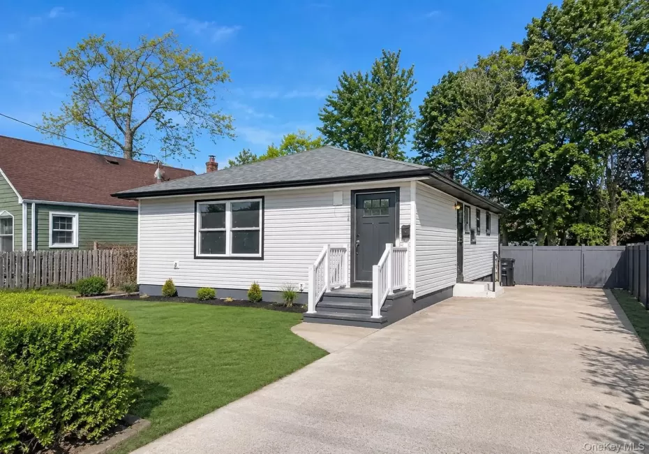 388 Vespucci Avenue, Babylon, NY, 3 Bedrooms Bedrooms, 7 Rooms Rooms,1 BathroomBathrooms,Residential,For Rent,Vespucci,0,1041961 388 Vespucci Avenue, Babylon, NY, 3 Bedrooms Bedrooms, 7 Rooms Rooms,1 BathroomBathrooms,Residential,For Rent,Vespucci,0,1041961