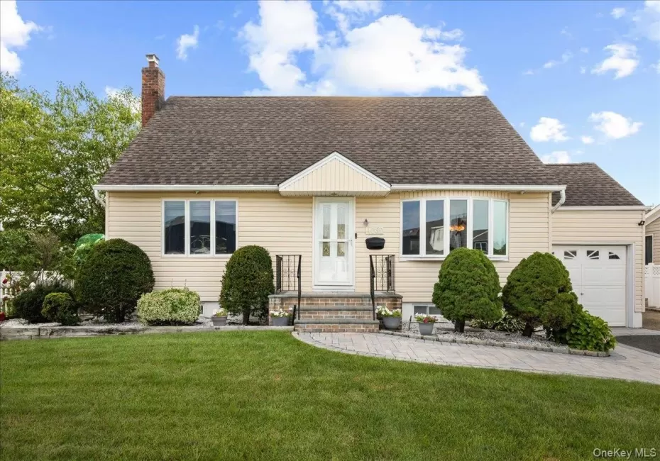 4060 Maywood Drive, Hempstead, NY, 4 Bedrooms Bedrooms, 7 Rooms Rooms,1 BathroomBathrooms,Residential,For Rent,Maywood,0,1036769 4060 Maywood Drive, Hempstead, NY, 4 Bedrooms Bedrooms, 7 Rooms Rooms,1 BathroomBathrooms,Residential,For Rent,Maywood,0,1036769