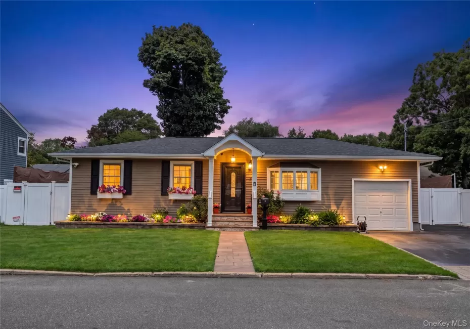 133 Missouri Avenue, Islip, NY, 3 Bedrooms Bedrooms, 7 Rooms Rooms,1 BathroomBathrooms,Residential,For Rent,Missouri,0,1041496 133 Missouri Avenue, Islip, NY, 3 Bedrooms Bedrooms, 7 Rooms Rooms,1 BathroomBathrooms,Residential,For Rent,Missouri,0,1041496