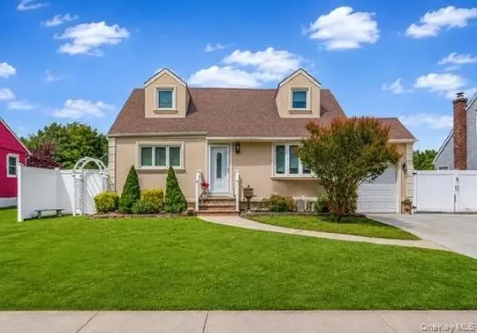 195 Wisconsin Avenue, Oyster Bay, NY, 3 Bedrooms Bedrooms, 7 Rooms Rooms,2 BathroomsBathrooms,Residential,For Rent,Wisconsin,0,1041975 195 Wisconsin Avenue, Oyster Bay, NY, 3 Bedrooms Bedrooms, 7 Rooms Rooms,2 BathroomsBathrooms,Residential,For Rent,Wisconsin,0,1041975