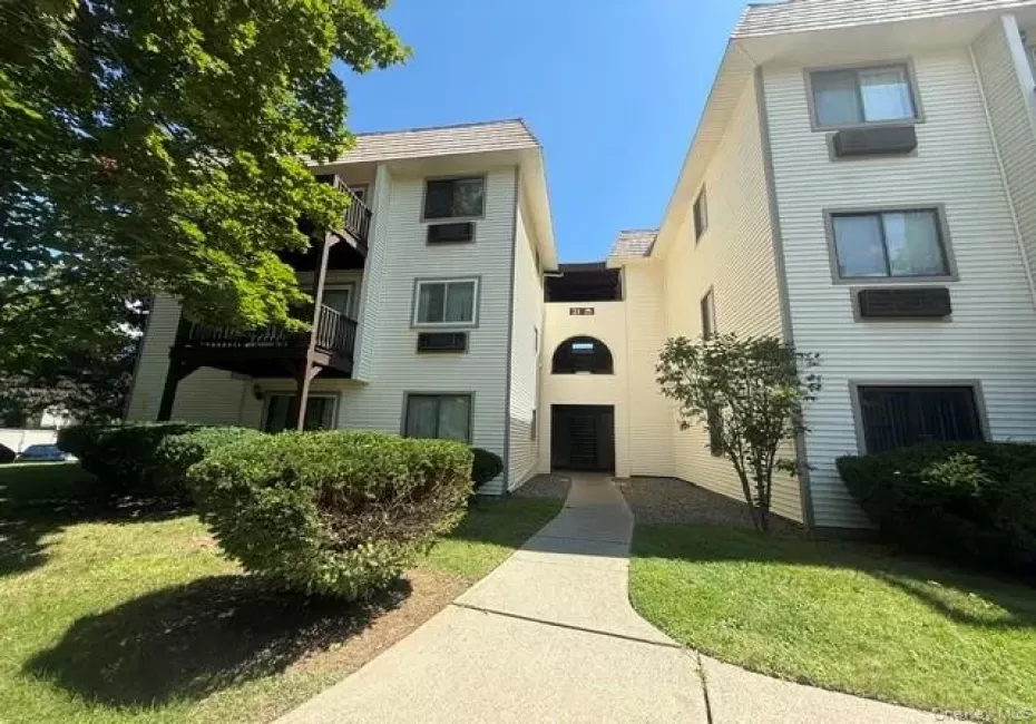 21 Village Park Drive, Fishkill, NY, 1 Bedroom Bedrooms, 4 Rooms Rooms,1 BathroomBathrooms,Residential Lease,For Rent,Village Park,0,1035697 21 Village Park Drive, Fishkill, NY, 1 Bedroom Bedrooms, 4 Rooms Rooms,1 BathroomBathrooms,Residential Lease,For Rent,Village Park,0,1035697