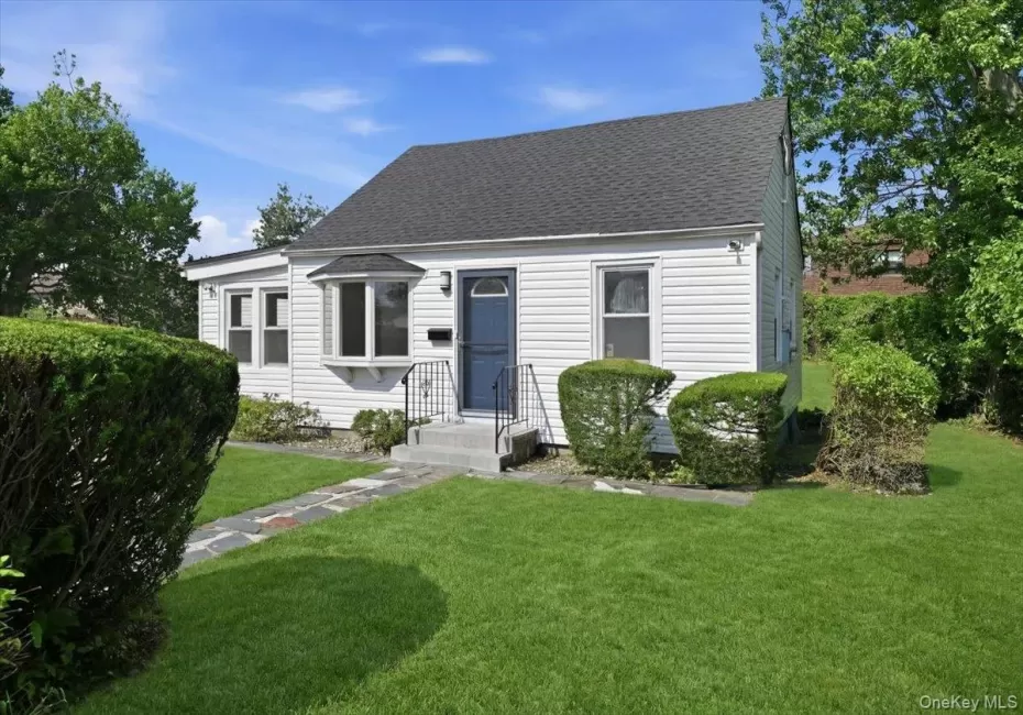 310 West Drive, Babylon, NY, 4 Bedrooms Bedrooms, ,1 BathroomBathrooms,Residential,For Rent,West Drive,0,1042205 310 West Drive, Babylon, NY, 4 Bedrooms Bedrooms, ,1 BathroomBathrooms,Residential,For Rent,West Drive,0,1042205