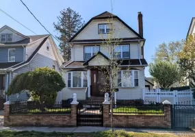 209-44 110th Avenue, New York, NY, 5 Bedrooms Bedrooms, 7 Rooms Rooms,1 BathroomBathrooms,Residential Lease,For Rent,110th,0,1042411 209-44 110th Avenue, New York, NY, 5 Bedrooms Bedrooms, 7 Rooms Rooms,1 BathroomBathrooms,Residential Lease,For Rent,110th,0,1042411