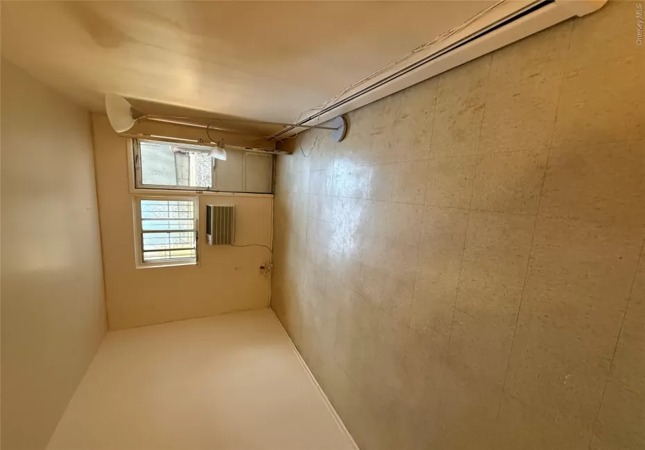 16615 Depot Road, New York, NY, 1 Bedroom Bedrooms, 3 Rooms Rooms,1 BathroomBathrooms,Residential Lease,For Rent,Depot,0,1042428 16615 Depot Road, New York, NY, 1 Bedroom Bedrooms, 3 Rooms Rooms,1 BathroomBathrooms,Residential Lease,For Rent,Depot,0,1042428