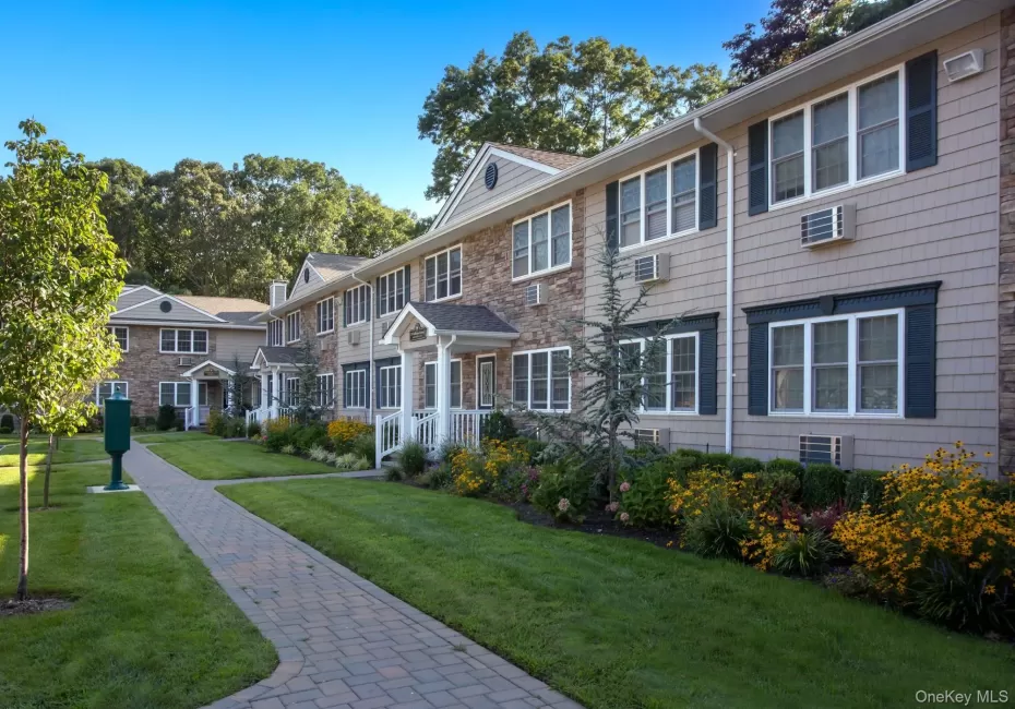 164 Rollstone Avenue, Islip, NY, 2 Bedrooms Bedrooms, 5 Rooms Rooms,1 BathroomBathrooms,Residential Lease,For Rent,Rollstone,0,960994 164 Rollstone Avenue, Islip, NY, 2 Bedrooms Bedrooms, 5 Rooms Rooms,1 BathroomBathrooms,Residential Lease,For Rent,Rollstone,0,960994