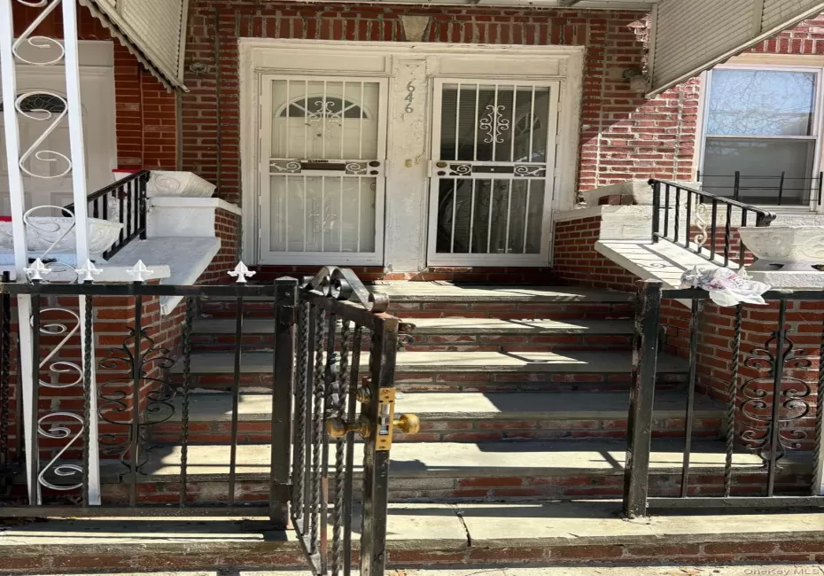 646 Commonwealth Avenue, New York, NY, 4 Bedrooms Bedrooms, 5 Rooms Rooms,1 BathroomBathrooms,Residential Lease,For Rent,Commonwealth,0,1003424 646 Commonwealth Avenue, New York, NY, 4 Bedrooms Bedrooms, 5 Rooms Rooms,1 BathroomBathrooms,Residential Lease,For Rent,Commonwealth,0,1003424
