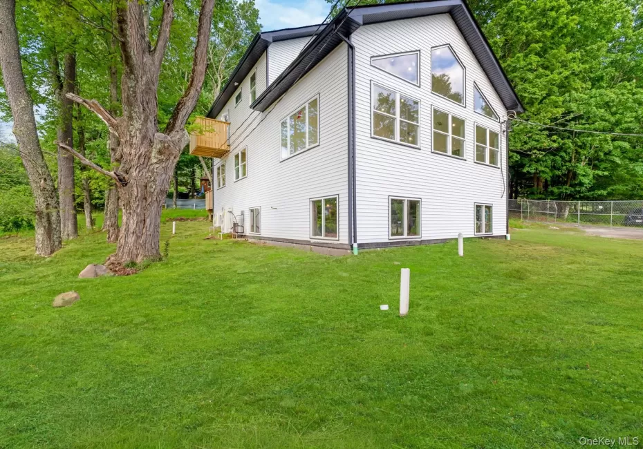6306 State Route 42, Fallsburg, NY, 4 Bedrooms Bedrooms, 8 Rooms Rooms,3 BathroomsBathrooms,Residential,For Rent,State Route 42,0,1017083 6306 State Route 42, Fallsburg, NY, 4 Bedrooms Bedrooms, 8 Rooms Rooms,3 BathroomsBathrooms,Residential,For Rent,State Route 42,0,1017083