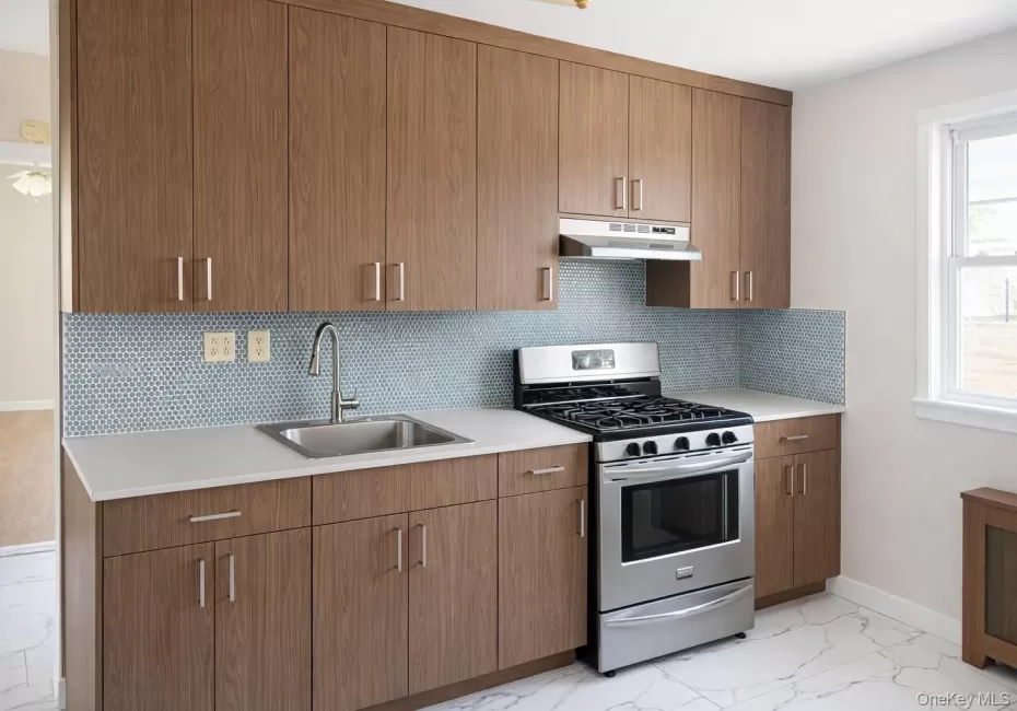 6955 78th Street, New York, NY, 3 Bedrooms Bedrooms, 4 Rooms Rooms,1 BathroomBathrooms,Residential Lease,For Rent,78th,0,1012111 6955 78th Street, New York, NY, 3 Bedrooms Bedrooms, 4 Rooms Rooms,1 BathroomBathrooms,Residential Lease,For Rent,78th,0,1012111