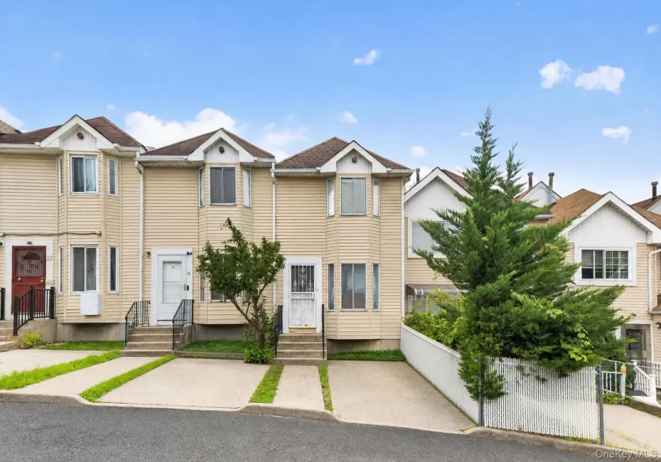 29 Tappen Court, New York, NY, 3 Bedrooms Bedrooms, 5 Rooms Rooms,1 BathroomBathrooms,Residential,For Rent,Tappen,0,1032085 29 Tappen Court, New York, NY, 3 Bedrooms Bedrooms, 5 Rooms Rooms,1 BathroomBathrooms,Residential,For Rent,Tappen,0,1032085