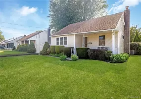 82 Herman Avenue, Babylon, NY, 4 Bedrooms Bedrooms, 8 Rooms Rooms,2 BathroomsBathrooms,Residential,For Rent,Herman,0,1036530 82 Herman Avenue, Babylon, NY, 4 Bedrooms Bedrooms, 8 Rooms Rooms,2 BathroomsBathrooms,Residential,For Rent,Herman,0,1036530