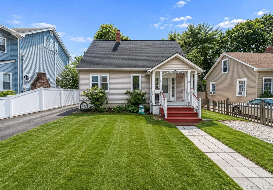 14 Richard Avenue, Islip, NY, 3 Bedrooms Bedrooms, 6 Rooms Rooms,1 BathroomBathrooms,Residential,For Rent,Richard,0,1042263 14 Richard Avenue, Islip, NY, 3 Bedrooms Bedrooms, 6 Rooms Rooms,1 BathroomBathrooms,Residential,For Rent,Richard,0,1042263