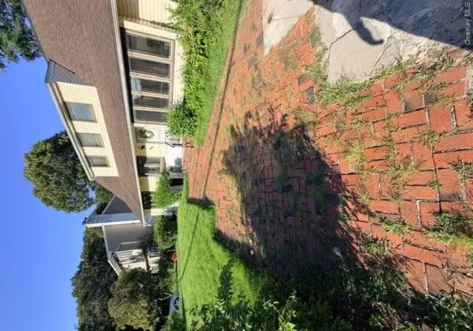 64 Lynwood Drive, Hempstead, NY, 6 Bedrooms Bedrooms, 12 Rooms Rooms,2 BathroomsBathrooms,Residential Lease,For Rent,Lynwood,0,1042307 64 Lynwood Drive, Hempstead, NY, 6 Bedrooms Bedrooms, 12 Rooms Rooms,2 BathroomsBathrooms,Residential Lease,For Rent,Lynwood,0,1042307
