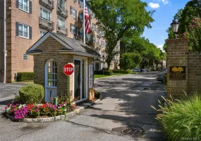 1 Consulate Drive, Eastchester, NY, 1 Bedroom Bedrooms, 3 Rooms Rooms,1 BathroomBathrooms,Residential Lease,For Rent,Consulate,0,1041637 1 Consulate Drive, Eastchester, NY, 1 Bedroom Bedrooms, 3 Rooms Rooms,1 BathroomBathrooms,Residential Lease,For Rent,Consulate,0,1041637
