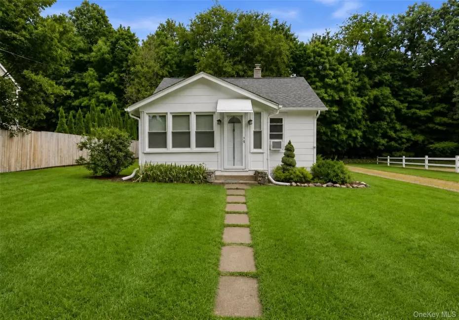 24 Round Lake Avenue, Monroe, NY, 2 Bedrooms Bedrooms, 4 Rooms Rooms,1 BathroomBathrooms,Residential,For Rent,Round Lake,0,1040560 24 Round Lake Avenue, Monroe, NY, 2 Bedrooms Bedrooms, 4 Rooms Rooms,1 BathroomBathrooms,Residential,For Rent,Round Lake,0,1040560