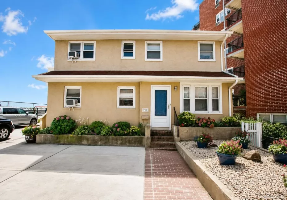 762 Shore Road, Long Beach, NY, 2 Bedrooms Bedrooms, 4 Rooms Rooms,1 BathroomBathrooms,Residential Lease,For Rent,Shore,0,1042393 762 Shore Road, Long Beach, NY, 2 Bedrooms Bedrooms, 4 Rooms Rooms,1 BathroomBathrooms,Residential Lease,For Rent,Shore,0,1042393