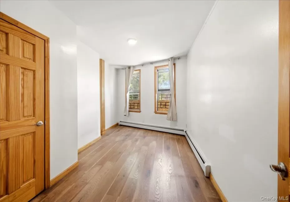 1850 Unionport Road, New York, NY, 1 Bedroom Bedrooms, 4 Rooms Rooms,1 BathroomBathrooms,Residential Lease,For Rent,Unionport,0,1042492 1850 Unionport Road, New York, NY, 1 Bedroom Bedrooms, 4 Rooms Rooms,1 BathroomBathrooms,Residential Lease,For Rent,Unionport,0,1042492