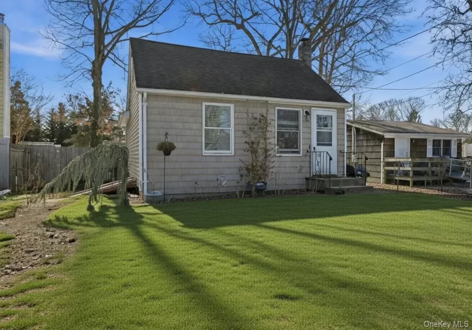 36 Woodlawn Avenue, Brookhaven, NY, 2 Bedrooms Bedrooms, 3 Rooms Rooms,1 BathroomBathrooms,Residential,For Rent,Woodlawn,0,1042423 36 Woodlawn Avenue, Brookhaven, NY, 2 Bedrooms Bedrooms, 3 Rooms Rooms,1 BathroomBathrooms,Residential,For Rent,Woodlawn,0,1042423