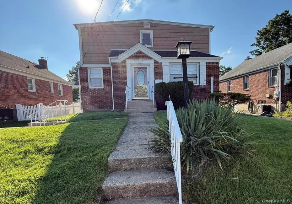 253 Kensington Road, Hempstead, NY, 5 Bedrooms Bedrooms, 7 Rooms Rooms,2 BathroomsBathrooms,Residential Lease,For Rent,Kensington,0,1042070 253 Kensington Road, Hempstead, NY, 5 Bedrooms Bedrooms, 7 Rooms Rooms,2 BathroomsBathrooms,Residential Lease,For Rent,Kensington,0,1042070