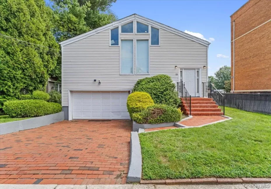 15 Church Street, North Hempstead, NY, 5 Bedrooms Bedrooms, 9 Rooms Rooms,3 BathroomsBathrooms,Residential,For Rent,Church,0,1042338 15 Church Street, North Hempstead, NY, 5 Bedrooms Bedrooms, 9 Rooms Rooms,3 BathroomsBathrooms,Residential,For Rent,Church,0,1042338