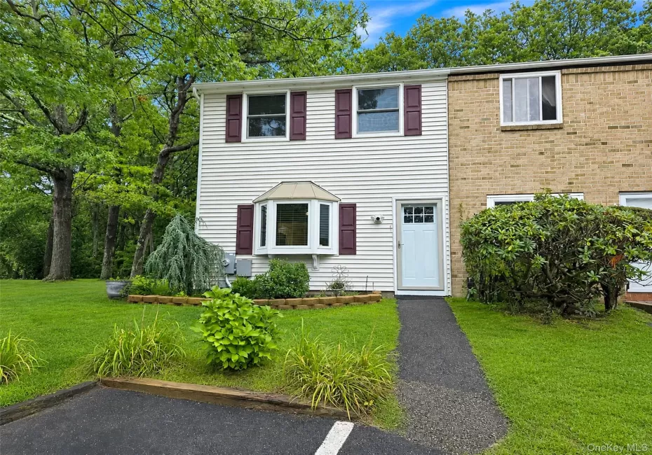 Charming End Unit Townhouse. Charming End Unit Townhouse.