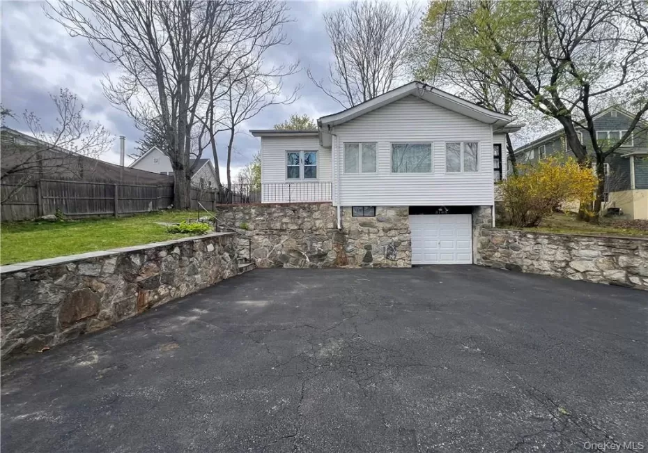 3180 Lincoln Drive, Yorktown, NY, 2 Bedrooms Bedrooms, 4 Rooms Rooms,1 BathroomBathrooms,Residential Lease,For Rent,Lincoln,0,1042616 3180 Lincoln Drive, Yorktown, NY, 2 Bedrooms Bedrooms, 4 Rooms Rooms,1 BathroomBathrooms,Residential Lease,For Rent,Lincoln,0,1042616