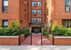 37-30 83rd Street, New York, NY, 2 Rooms Rooms,1 BathroomBathrooms,Residential Lease,For Rent,83rd,0,1036507 37-30 83rd Street, New York, NY, 2 Rooms Rooms,1 BathroomBathrooms,Residential Lease,For Rent,83rd,0,1036507