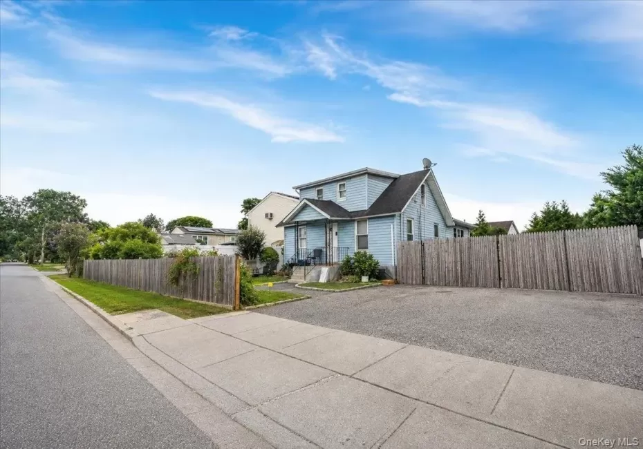 101 11th Street, Huntington, NY, 4 Bedrooms Bedrooms, 7 Rooms Rooms,2 BathroomsBathrooms,Residential,For Rent,11th,0,1038660 101 11th Street, Huntington, NY, 4 Bedrooms Bedrooms, 7 Rooms Rooms,2 BathroomsBathrooms,Residential,For Rent,11th,0,1038660
