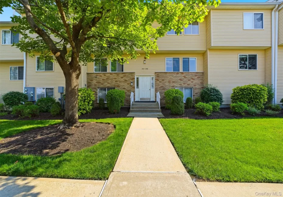 25 College Avenue, Clarkstown, NY, 2 Bedrooms Bedrooms, 5 Rooms Rooms,2 BathroomsBathrooms,Residential,For Rent,College,0,1040097 25 College Avenue, Clarkstown, NY, 2 Bedrooms Bedrooms, 5 Rooms Rooms,2 BathroomsBathrooms,Residential,For Rent,College,0,1040097