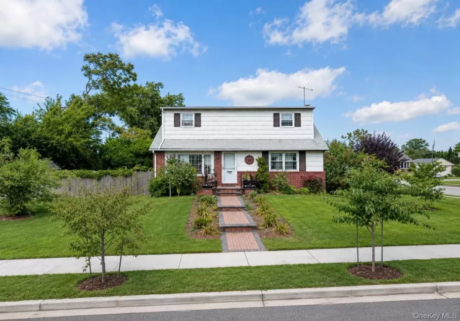 1142 Ferngate Drive, Hempstead, NY, 4 Bedrooms Bedrooms, 14 Rooms Rooms,3 BathroomsBathrooms,Residential,For Rent,Ferngate,0,1042707 1142 Ferngate Drive, Hempstead, NY, 4 Bedrooms Bedrooms, 14 Rooms Rooms,3 BathroomsBathrooms,Residential,For Rent,Ferngate,0,1042707