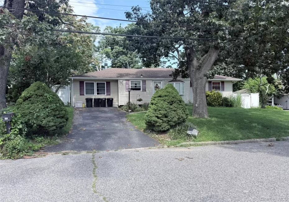 110 Tudor Road, Brookhaven, NY, 4 Bedrooms Bedrooms, 8 Rooms Rooms,2 BathroomsBathrooms,Residential,For Rent,Tudor,0,1042696 110 Tudor Road, Brookhaven, NY, 4 Bedrooms Bedrooms, 8 Rooms Rooms,2 BathroomsBathrooms,Residential,For Rent,Tudor,0,1042696