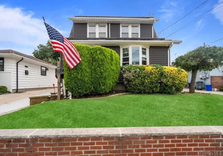 183 Horton Avenue, Hempstead, NY, 3 Bedrooms Bedrooms, 7 Rooms Rooms,1 BathroomBathrooms,Residential,For Rent,Horton,0,1041991 183 Horton Avenue, Hempstead, NY, 3 Bedrooms Bedrooms, 7 Rooms Rooms,1 BathroomBathrooms,Residential,For Rent,Horton,0,1041991