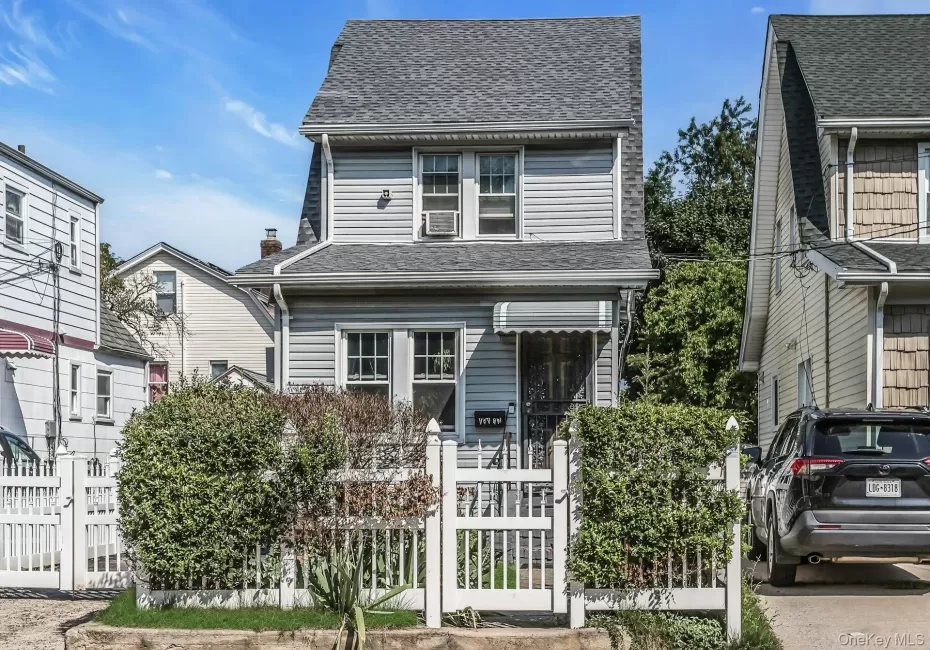 191-17 120th Avenue, New York, NY, 2 Bedrooms Bedrooms, 5 Rooms Rooms,1 BathroomBathrooms,Residential,For Rent,120th,0,1042535 191-17 120th Avenue, New York, NY, 2 Bedrooms Bedrooms, 5 Rooms Rooms,1 BathroomBathrooms,Residential,For Rent,120th,0,1042535