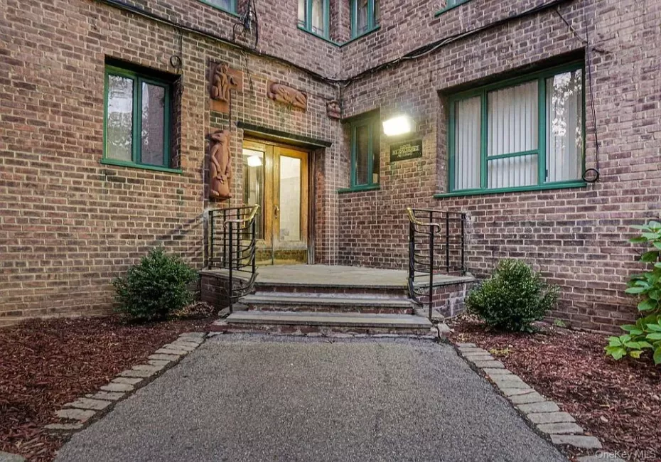 2075 Saint Raymond Avenue, New York, NY, 1 Bedroom Bedrooms, 3 Rooms Rooms,1 BathroomBathrooms,Residential,For Rent,Saint Raymond,0,1041213 2075 Saint Raymond Avenue, New York, NY, 1 Bedroom Bedrooms, 3 Rooms Rooms,1 BathroomBathrooms,Residential,For Rent,Saint Raymond,0,1041213