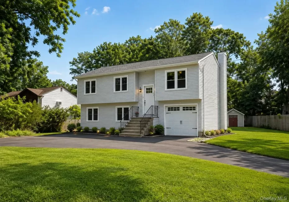 93 Mount Sinai Coram Road, Brookhaven, NY, 5 Bedrooms Bedrooms, 9 Rooms Rooms,3 BathroomsBathrooms,Residential,For Rent,Mount Sinai Coram,0,1041943 93 Mount Sinai Coram Road, Brookhaven, NY, 5 Bedrooms Bedrooms, 9 Rooms Rooms,3 BathroomsBathrooms,Residential,For Rent,Mount Sinai Coram,0,1041943