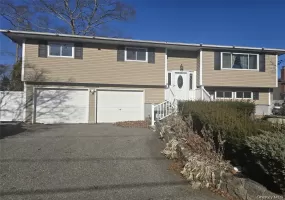17 Lantern Street, Huntington, NY, 3 Bedrooms Bedrooms, 6 Rooms Rooms,1 BathroomBathrooms,Residential Lease,For Rent,Lantern,0,1042844 17 Lantern Street, Huntington, NY, 3 Bedrooms Bedrooms, 6 Rooms Rooms,1 BathroomBathrooms,Residential Lease,For Rent,Lantern,0,1042844