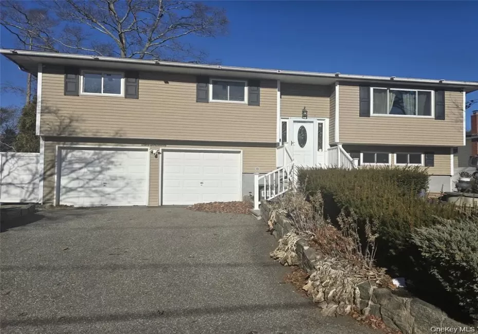 17 Lantern Street, Huntington, NY, 3 Bedrooms Bedrooms, 6 Rooms Rooms,1 BathroomBathrooms,Residential Lease,For Rent,Lantern,0,1042844 17 Lantern Street, Huntington, NY, 3 Bedrooms Bedrooms, 6 Rooms Rooms,1 BathroomBathrooms,Residential Lease,For Rent,Lantern,0,1042844