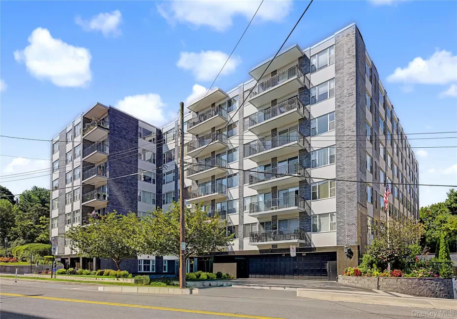 20 Old Mamaroneck Road, White Plains, NY, 2 Bedrooms Bedrooms, 6 Rooms Rooms,2 BathroomsBathrooms,Residential,For Rent,Old Mamaroneck,0,1042784 20 Old Mamaroneck Road, White Plains, NY, 2 Bedrooms Bedrooms, 6 Rooms Rooms,2 BathroomsBathrooms,Residential,For Rent,Old Mamaroneck,0,1042784