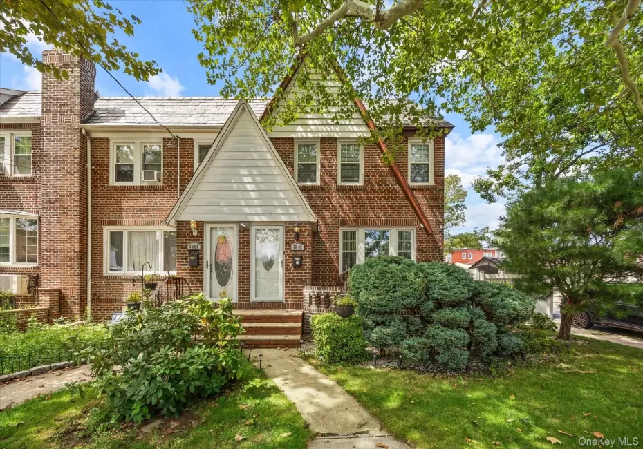 66-02 78th Street, New York, NY, 3 Bedrooms Bedrooms, 7 Rooms Rooms,2 BathroomsBathrooms,Residential,For Rent,78th,0,1042245 66-02 78th Street, New York, NY, 3 Bedrooms Bedrooms, 7 Rooms Rooms,2 BathroomsBathrooms,Residential,For Rent,78th,0,1042245