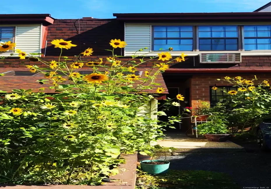 12103 Keel Court, New York, NY, 3 Bedrooms Bedrooms, 6 Rooms Rooms,2 BathroomsBathrooms,Residential,For Rent,Keel,0,1042456 12103 Keel Court, New York, NY, 3 Bedrooms Bedrooms, 6 Rooms Rooms,2 BathroomsBathrooms,Residential,For Rent,Keel,0,1042456