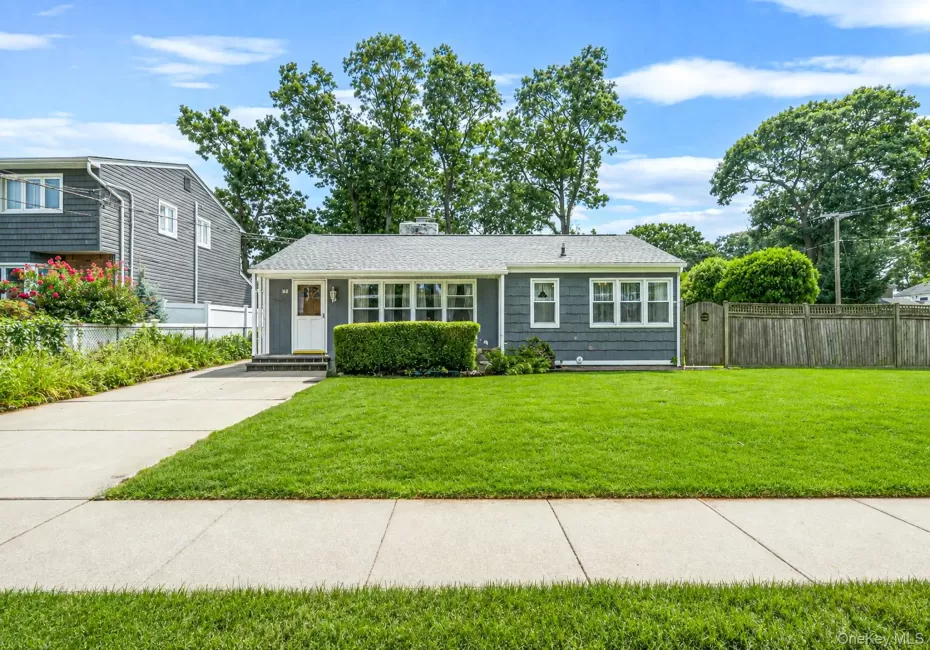 92 Parkhill Avenue, Oyster Bay, NY, 3 Bedrooms Bedrooms, 6 Rooms Rooms,1 BathroomBathrooms,Residential,For Rent,Parkhill,0,1040539 92 Parkhill Avenue, Oyster Bay, NY, 3 Bedrooms Bedrooms, 6 Rooms Rooms,1 BathroomBathrooms,Residential,For Rent,Parkhill,0,1040539
