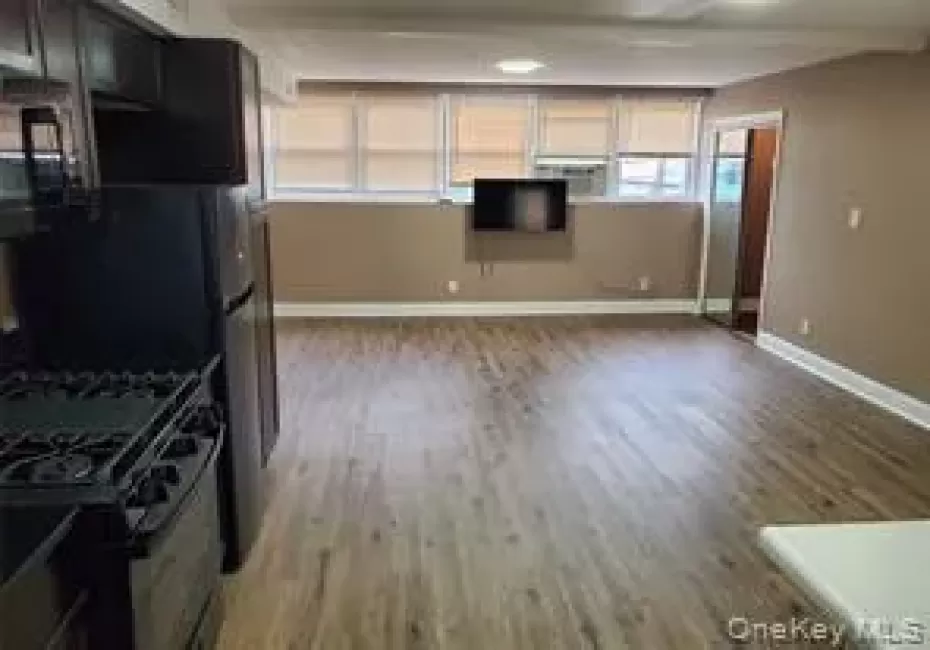 524 Merrick Road, Hempstead, NY, 1 Room Rooms,1 BathroomBathrooms,Residential Lease,For Rent,Merrick,0,1042933 524 Merrick Road, Hempstead, NY, 1 Room Rooms,1 BathroomBathrooms,Residential Lease,For Rent,Merrick,0,1042933