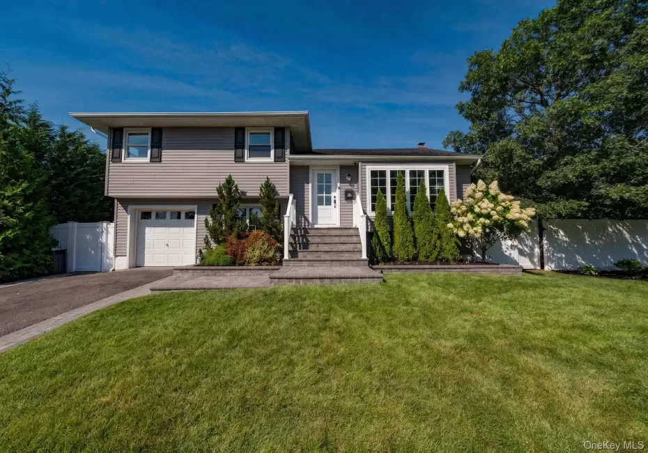 1814 Robin Lane, Hempstead, NY, 4 Bedrooms Bedrooms, 8 Rooms Rooms,2 BathroomsBathrooms,Residential,For Rent,Robin,0,1039547 1814 Robin Lane, Hempstead, NY, 4 Bedrooms Bedrooms, 8 Rooms Rooms,2 BathroomsBathrooms,Residential,For Rent,Robin,0,1039547