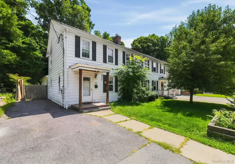 Digitally decluttered exterior image. Items currently remain on the property and are not shown. Digitally decluttered exterior image. Items currently remain on the property and are not shown.