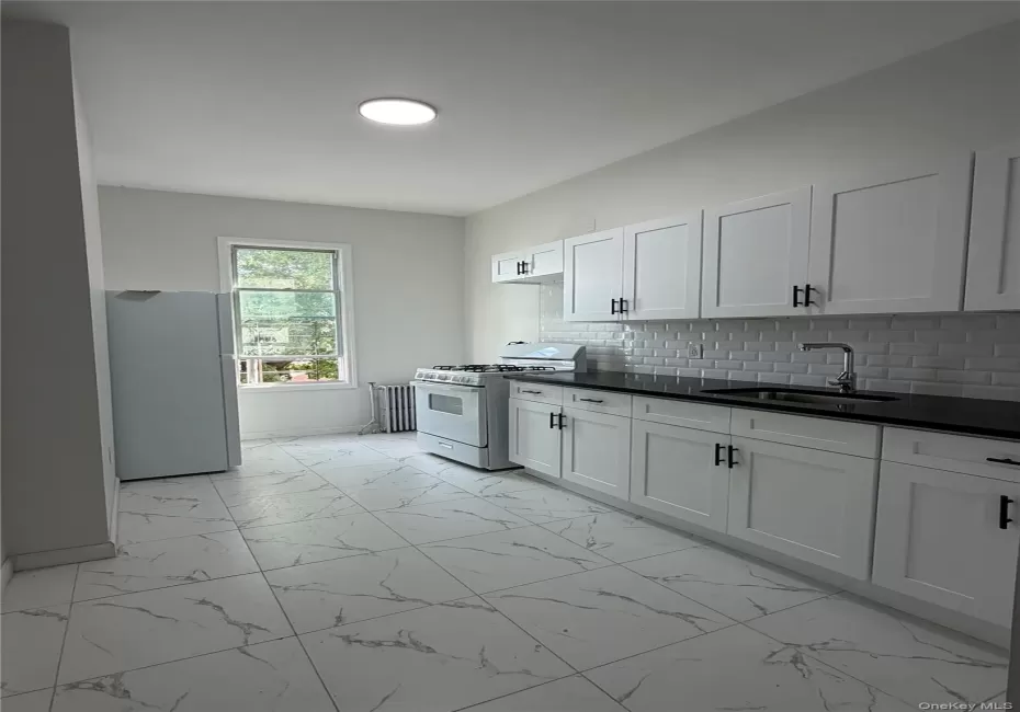 66 Weldon Street, New York, NY, 2 Bedrooms Bedrooms, 5 Rooms Rooms,1 BathroomBathrooms,Residential Lease,For Rent,Weldon,0,1043138 66 Weldon Street, New York, NY, 2 Bedrooms Bedrooms, 5 Rooms Rooms,1 BathroomBathrooms,Residential Lease,For Rent,Weldon,0,1043138