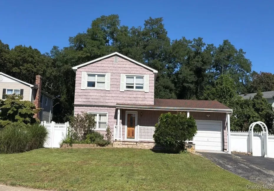 32 Sylvia Circle, Islip, NY, 4 Bedrooms Bedrooms, 8 Rooms Rooms,2 BathroomsBathrooms,Residential,For Rent,Sylvia,0,1043004 32 Sylvia Circle, Islip, NY, 4 Bedrooms Bedrooms, 8 Rooms Rooms,2 BathroomsBathrooms,Residential,For Rent,Sylvia,0,1043004