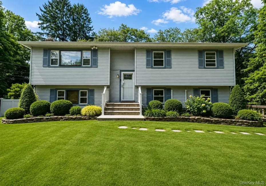136 Woodhull Road, Huntington, NY, 5 Bedrooms Bedrooms, 12 Rooms Rooms,3 BathroomsBathrooms,Residential,For Rent,Woodhull,0,1043127 136 Woodhull Road, Huntington, NY, 5 Bedrooms Bedrooms, 12 Rooms Rooms,3 BathroomsBathrooms,Residential,For Rent,Woodhull,0,1043127